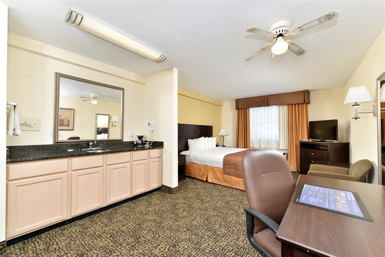 Western Hotel Elyria