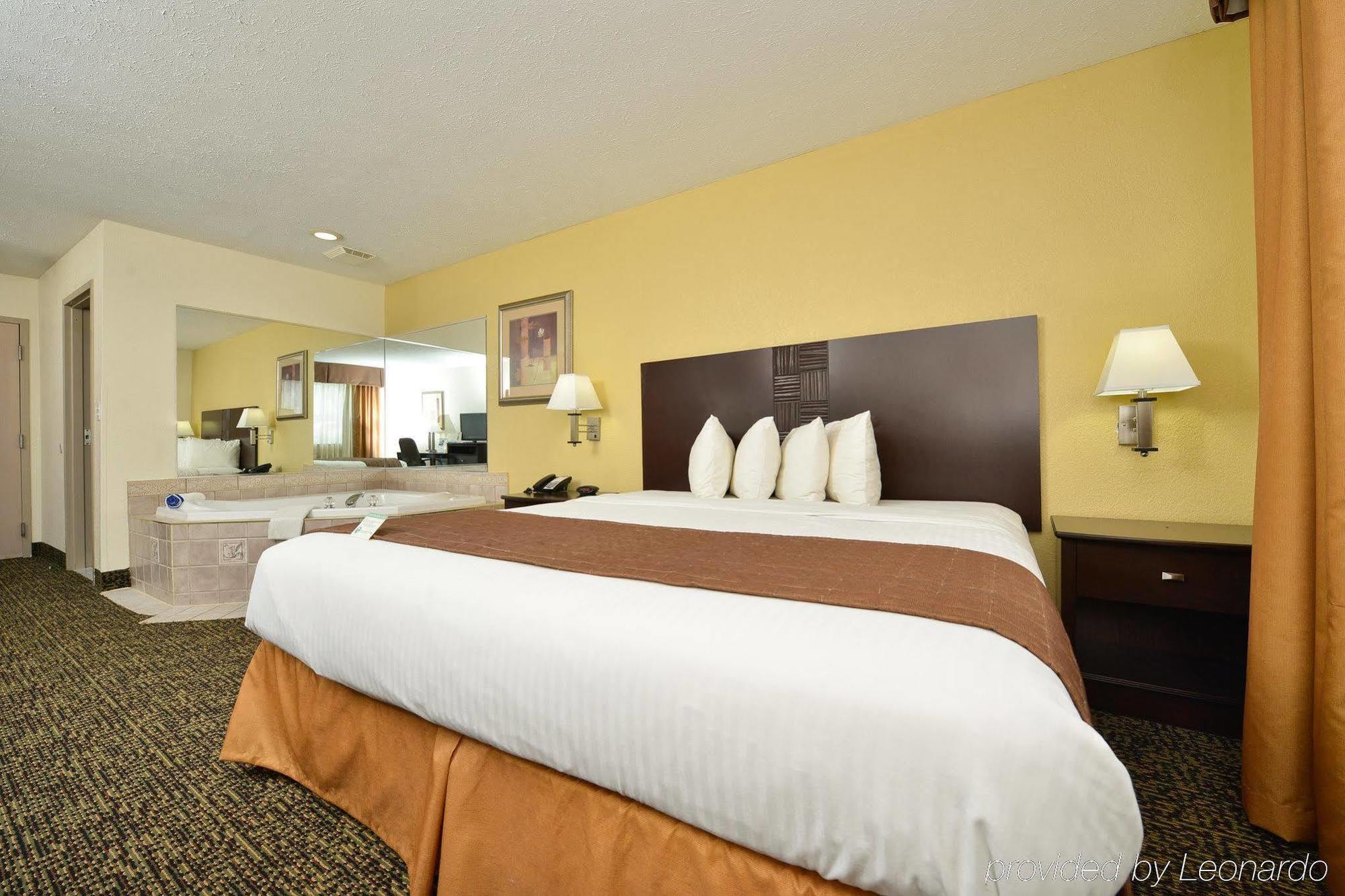 Western Hotel Elyria